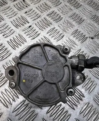 Mazda 3 I Vacuum pump D1561B 04D2N