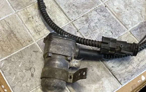 Land Rover Discovery Electric auxiliary coolant/water pump