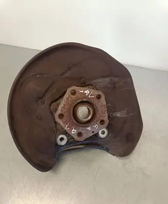 Audi Q7 4M Rear wheel hub 