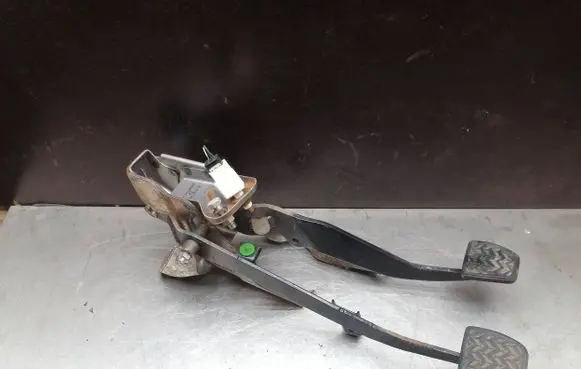 Toyota Aygo AB10 Pedal assembly 471100H020