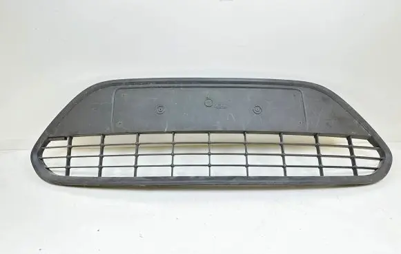 Ford Focus Front bumper lower grill 8M5117B968A 0097A