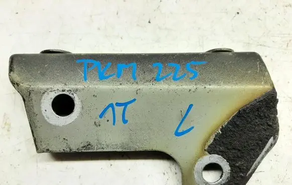 Volkswagen Touran III Fender mounting bracket 1T0810333A