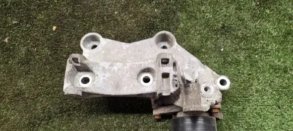 Nissan Qashqai+2 Generator/alternator bracket 117102017R