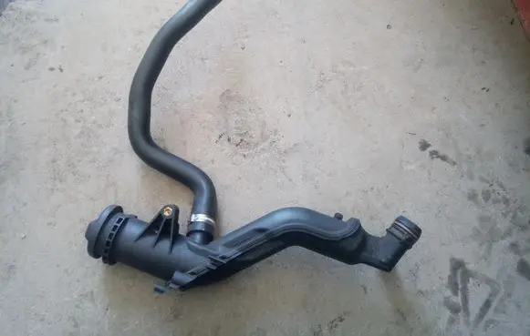 Ford S-MAX Oil fill pipe 9654733980