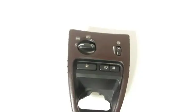 Volvo XC90 Light switch 8685454