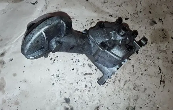 Audi A6 S6 C6 4F Oil pump 059115105