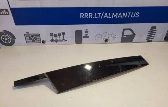 BMW 5 G30 G31 G38 Front door glass trim molding 739012109