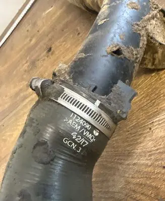 Intercooler hose/pipe