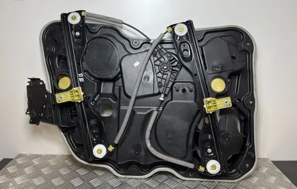 Jeep Cherokee Front door window regulator with motor 68227256AA