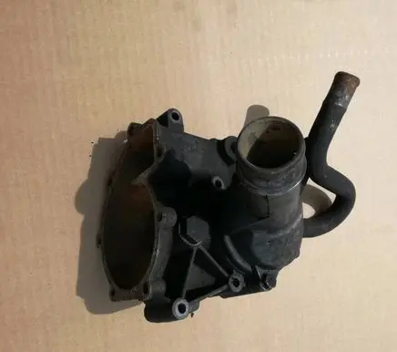 Mercedes-Benz E W124 Water pump 6032010101
