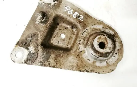 Audi A4 S4 B5 8D Engine mounting bracket 8d0399541b