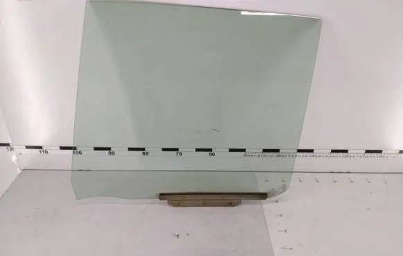 Toyota RAV 4 (XA20) Rear door window glass 43R00033 00T20