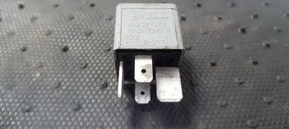 Audi A6 S6 C5 4B Other relay 8D0951253 V23134-J52-X300