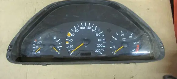 Mercedes-Benz E W210 Speedometer (instrument cluster) 2105400548