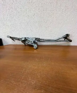 Mercedes-Benz E C207 W207 Front wiper linkage and motor A2048201140
