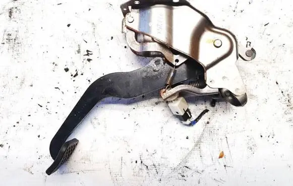 Honda CR-V Brake pedal 