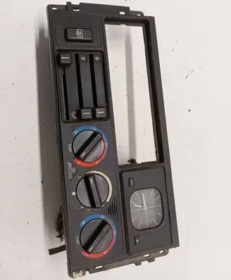 BMW 5 E34 Climate control unit 62131384141 16652 17183