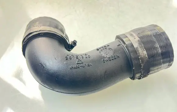 Volvo S60 Air intake duct part 30751920