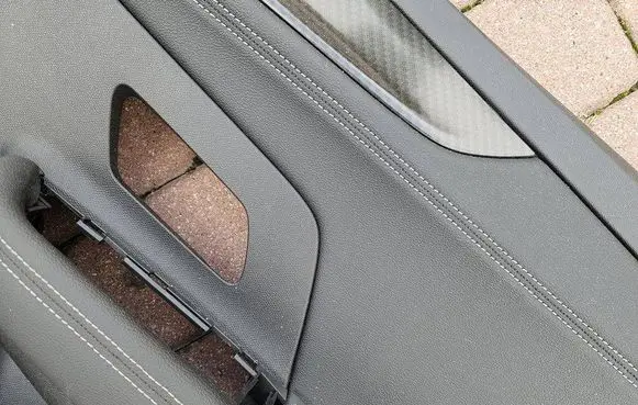 Opel Mokka B Coupe rear side trim panel 98637407ZD-