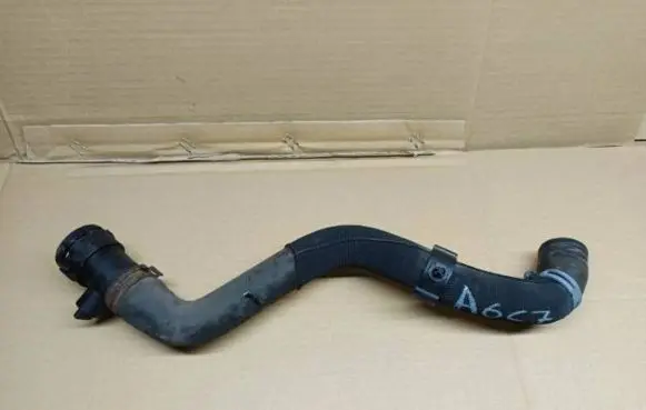 Audi A6 S6 C7 4G Engine coolant pipe/hose 8K0122293F