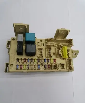 Toyota Avensis T250 Fuse module 05081200072401 4320553688