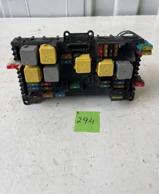 Mercedes-Benz Vito Viano W639 Fuse module A6395450801 ZGS001