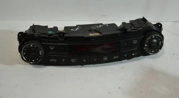 Mercedes-Benz E W211 Climate control unit 2118300685 A2118300685