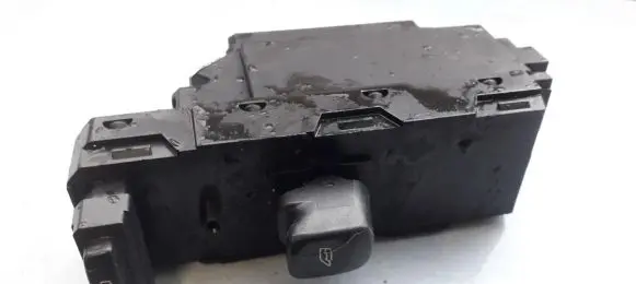 Volvo V70 Electric window control switch 30737519