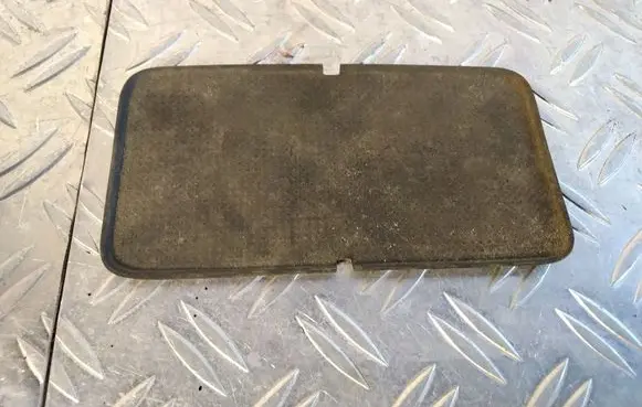 Toyota Land Cruiser (J200) Glove box pad 5891660030