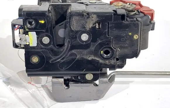 Audi A4 S4 B6 8E 8H Front door lock 4B1837016E