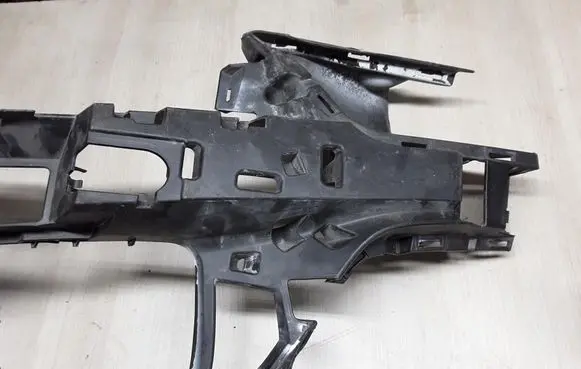 Mercedes-Benz SL R231 Front bumper mounting bracket A2318851365