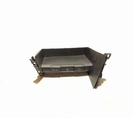 KIA Ceed USB socket connector 84682J7000 84683J7000 84684J7000