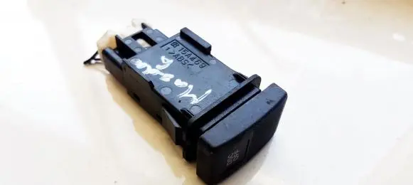 Traction control (ASR) switch