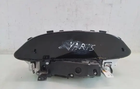 Toyota Yaris Speedometer (instrument cluster)