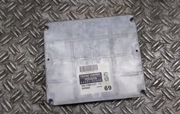 Toyota Avensis T250 Engine control unit/module