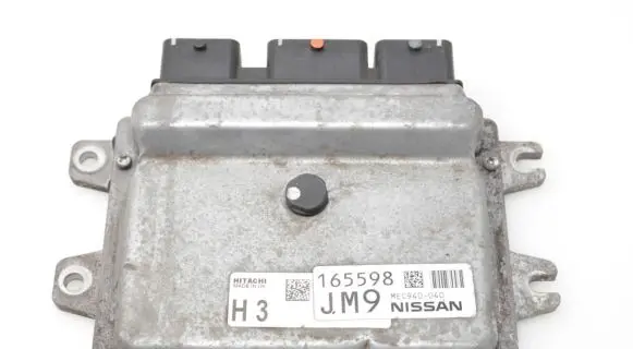 Nissan Juke I F15 Engine control unit/module MEC940040