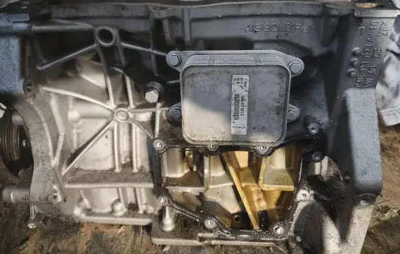 Volkswagen Jetta VI Engine block 04e103023ak