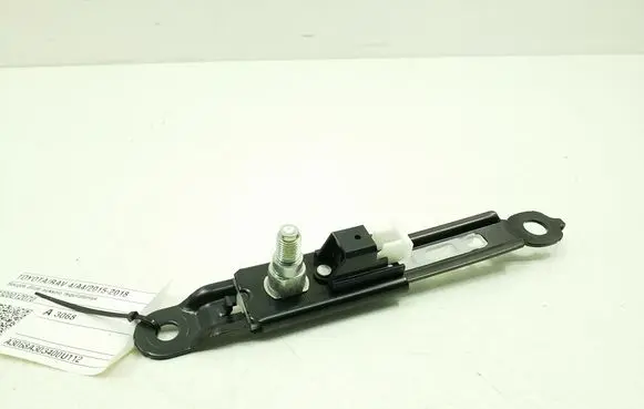 Toyota RAV 4 (XA40) Seat belt height adjuster 7320012070