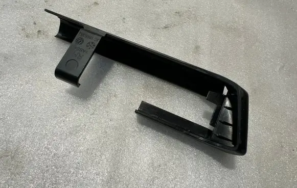 Porsche Cayenne (92A) Front passenger seat rail trim 7P5885624