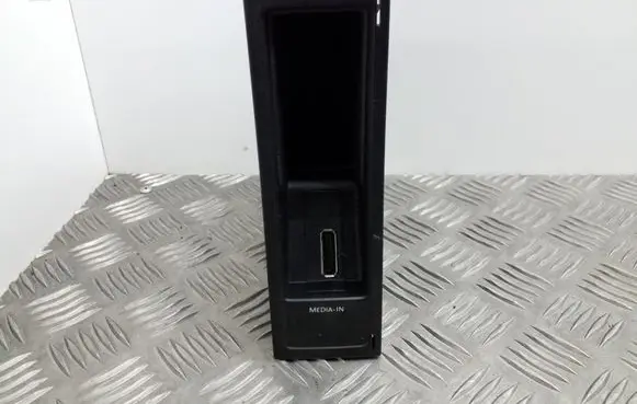 Volkswagen Golf VI Head unit multimedia control 5N0035341B