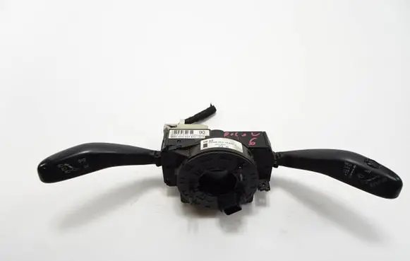 Wiper turn signal indicator stalk/switch
