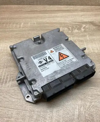Nissan Primera Engine control unit/module ECU 23710AW407 2758002203