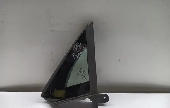 Volkswagen Tiguan Front door window glass four-door 571845113