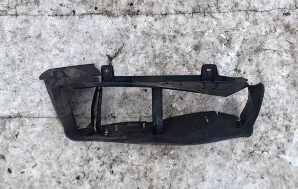 Ford Focus Air intake duct part BM518314C BM51-8314-C
