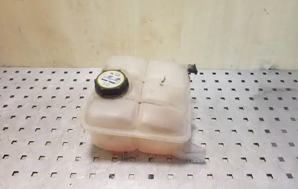 Ford Focus Coolant expansion tank/reservoir 8V618K218AE 8V618K218DE