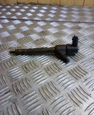 Opel Combo C Fuel injector 0445110083