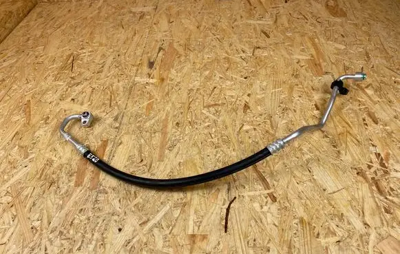 MG ZS Air conditioning (A/C) pipe/hose 11031624