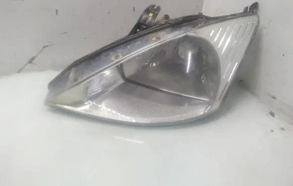 Ford Focus Headlight/headlamp 9420