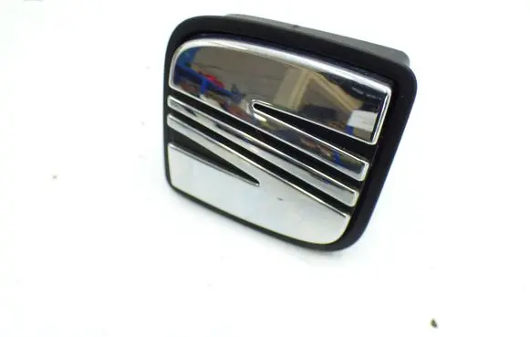 Seat Exeo (3R) Loading door exterior handle/bracket 6J4827565C