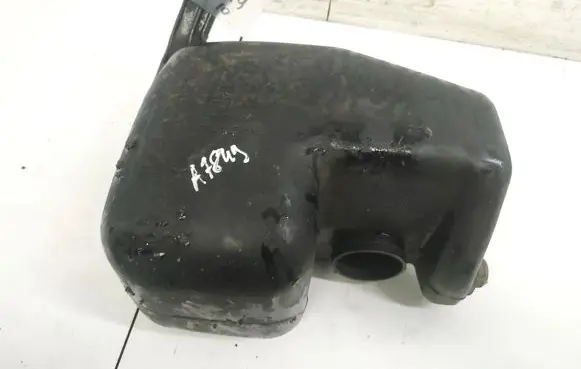 Vacuum air tank